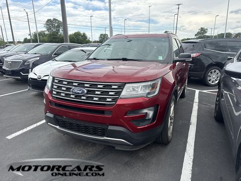 Used 2016 Ford Explorer XLT FWD image 1