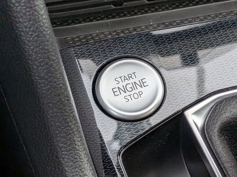 New 2026 Volkswagen Taos SE image 16