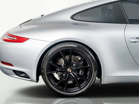 Used 2017 Porsche 911 Carrera image 8