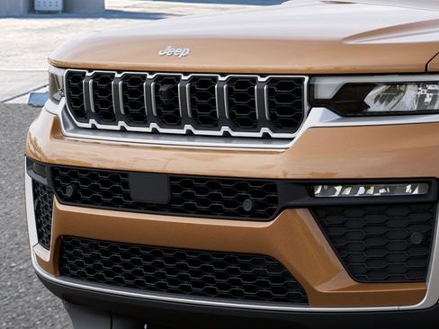 New 2026 Jeep Grand Cherokee Limited w/ Luxury Tech Group II AWD/4WD image 11
