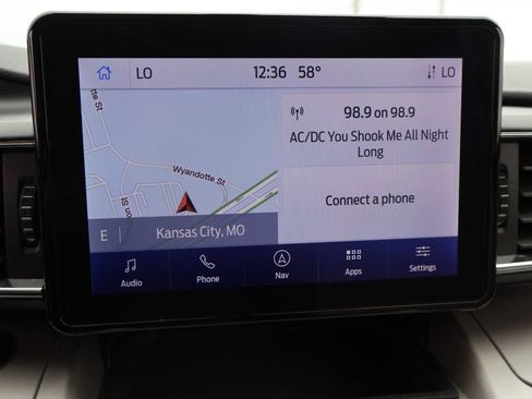 Used 2023 Ford Explorer XLT w/ Equipment Group 202A AWD/4WD image 27