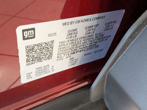 Used 2025 Chevrolet Trax LT w/ LT Convenience Package FWD image 28