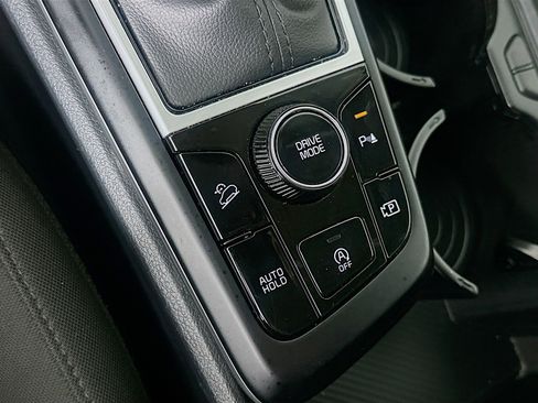 Used 2025 Kia Sportage LX FWD image 25