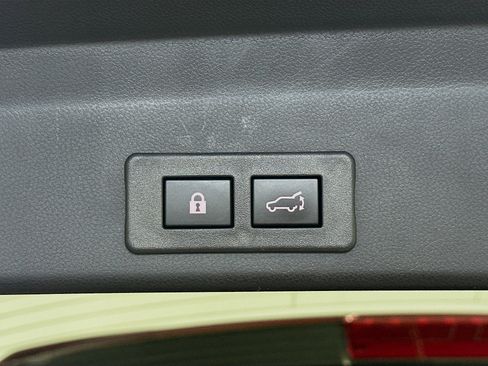 Used 2025 Subaru Ascent Premium image 30