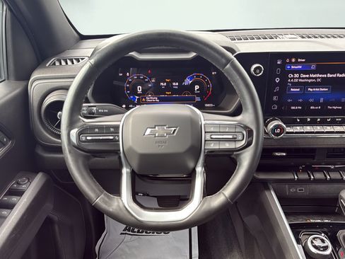 Used 2025 Chevrolet Colorado Trail Boss AWD/4WD image 19
