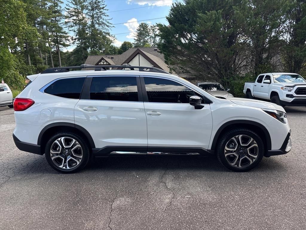 Used 2024 Subaru Ascent Limited w/ Technology Package AWD/4WD image 3