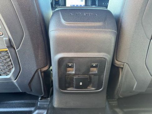Used 2023 Ford Bronco Badlands image 20