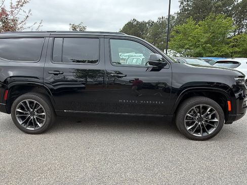 Used 2025 Jeep Grand Wagoneer Series III w/ Rear Seat Video Group 1 AWD/4WD image 7