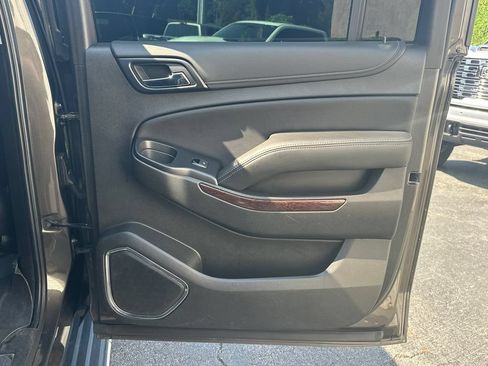 Used 2019 GMC Yukon XL SLT w/ Premium Edition RWD image 17