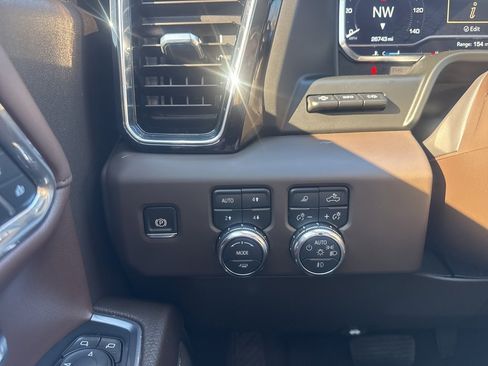 Used 2024 GMC Sierra 1500 Denali image 23