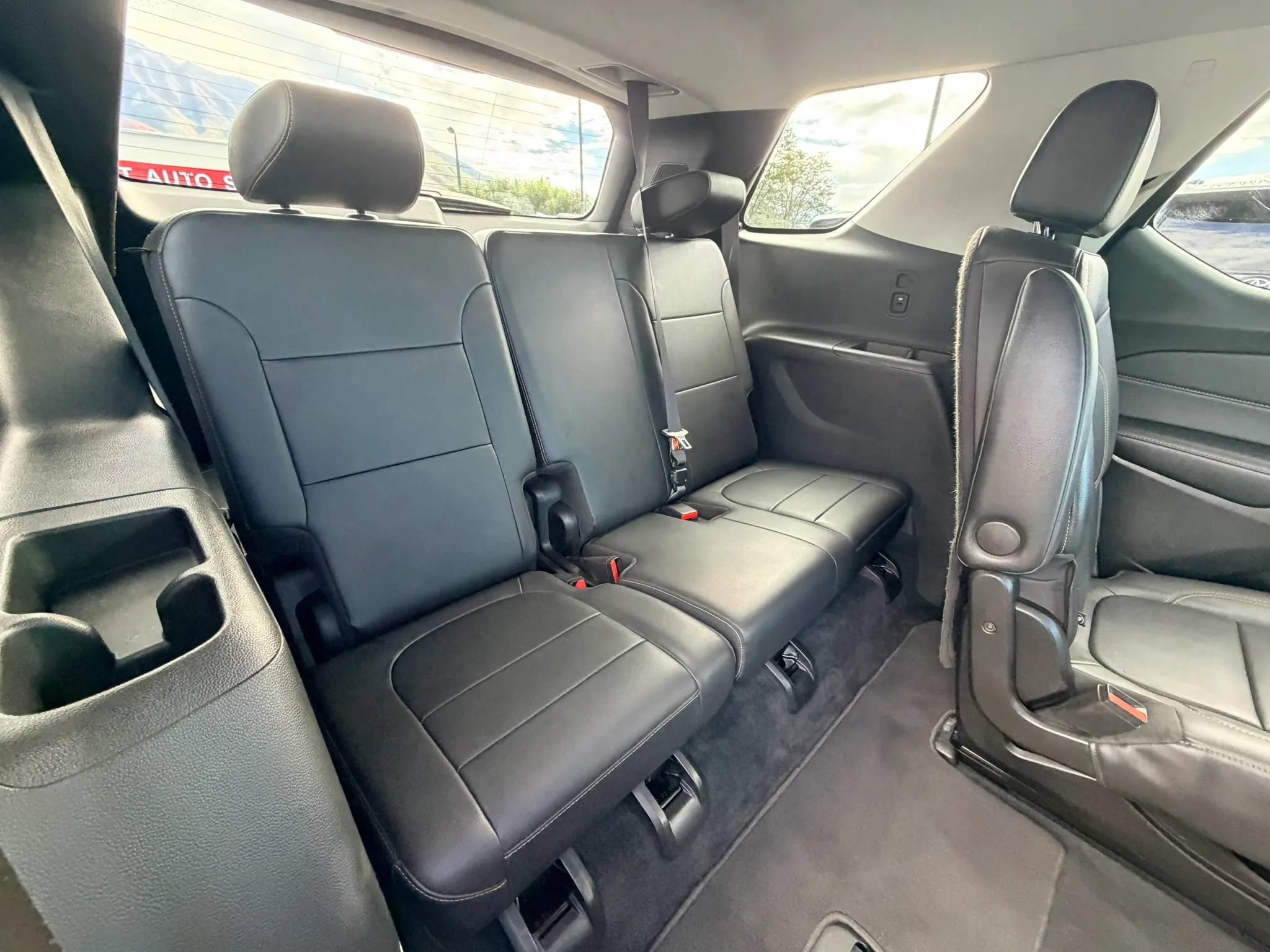 Used 2021 Chevrolet Traverse Premier w/ Redline Edition AWD/4WD image 26