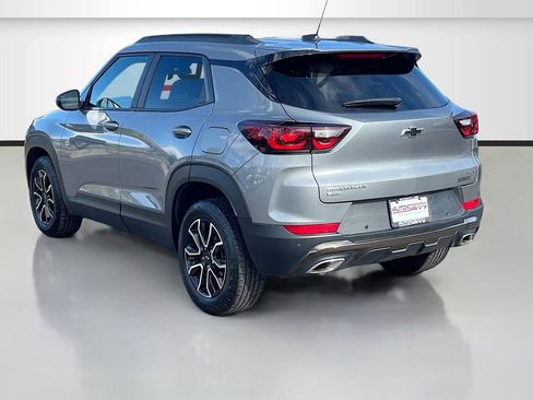 Used 2025 Chevrolet TrailBlazer ACTIV w/ Driver Confidence Package image 5