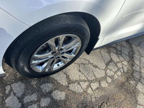 Certified 2023 Toyota Sienna XSE w/ XSE Plus Package image 16