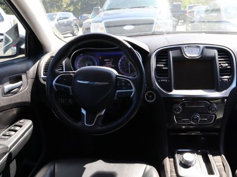 Used 2015 Chrysler 300 Limited RWD image 7