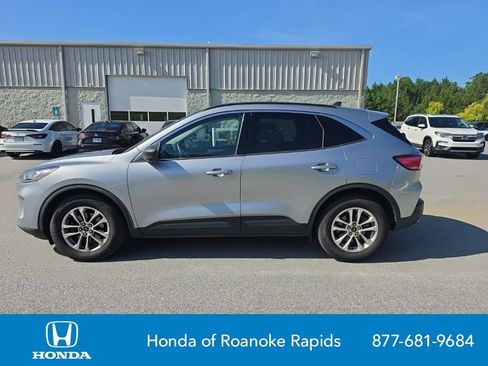Used 2022 Ford Escape SE w/ Convenience Package FWD image 2
