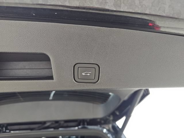 Used 2025 Buick Enclave Preferred AWD/4WD image 6