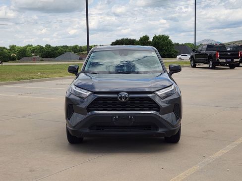 Used 2025 Toyota RAV4 LE FWD image 6