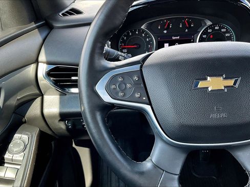 Used 2023 Chevrolet Traverse LT w/ LT Premium Package image 18