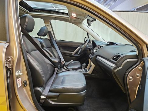 Used 2015 Subaru Forester 2.5i Limited image 10
