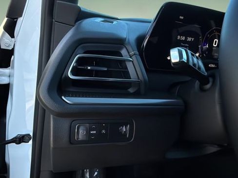 Certified 2025 Chevrolet Traverse LT image 21