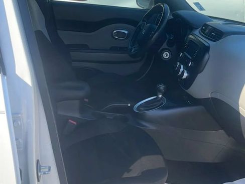 Used 2019 Kia Soul FWD image 18