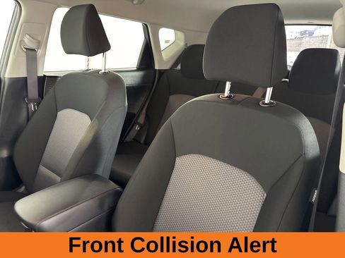 Used 2025 Kia Soul LX FWD image 9