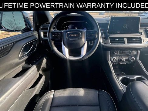 Used 2024 GMC Yukon SLT w/ SLT Luxury Package image 7