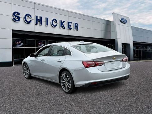 Used 2021 Chevrolet Malibu LT FWD image 3