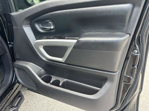 Used 2018 Nissan Titan SV RWD image 23
