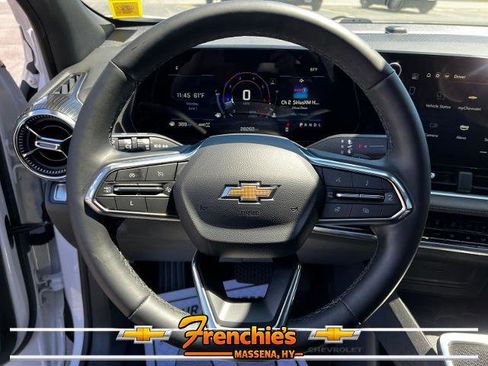 Used 2025 Chevrolet Equinox LT AWD/4WD image 32
