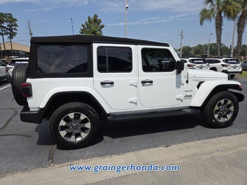 Used 2023 Jeep Wrangler Unlimited Sahara w/ LED Lighting Group AWD/4WD image 5