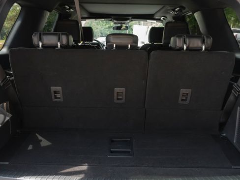 Used 2024 Ford Expedition Platinum RWD image 12