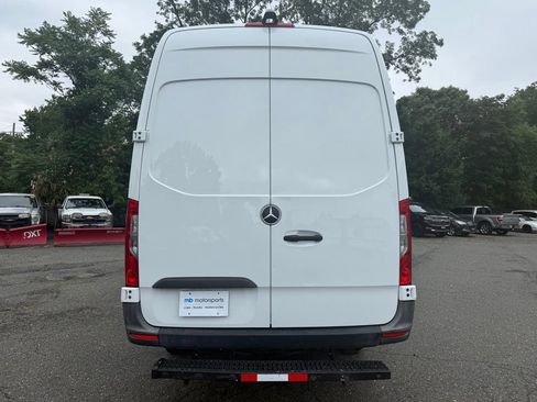 Used 2021 Mercedes-Benz Sprinter 2500 image 6