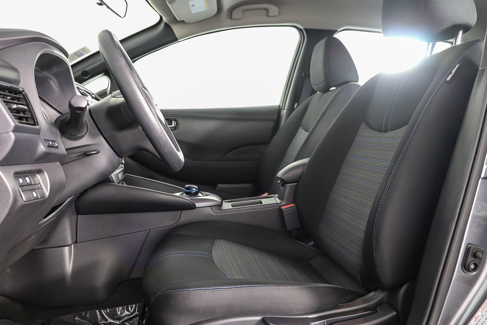 Used 2025 Nissan Leaf S FWD image 18