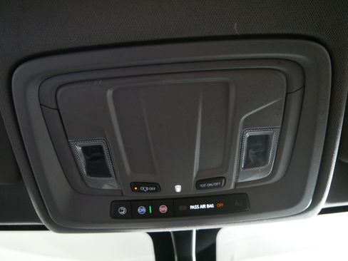 Certified 2022 Chevrolet Silverado 2500 Custom w/ Custom Value Package AWD/4WD image 32