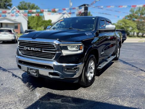 Used 2019 RAM 1500 Laramie AWD/4WD image 4