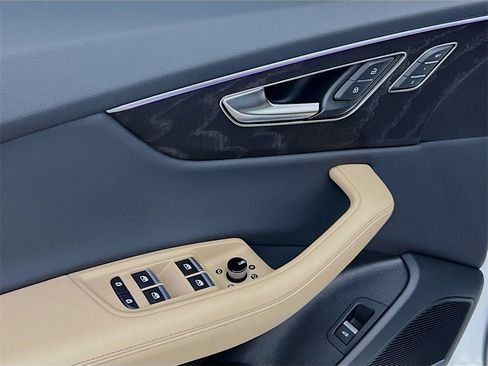 Used 2024 Audi Q8 Premium Plus w/ Premium Plus Package image 20