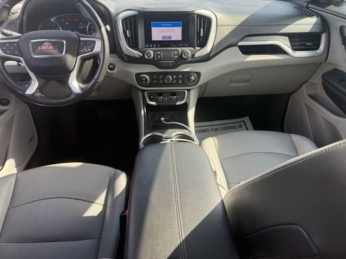 Used 2022 GMC Terrain SLT w/ Infotainment Package II image 10