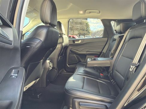 Used 2022 Ford Escape Titanium image 16