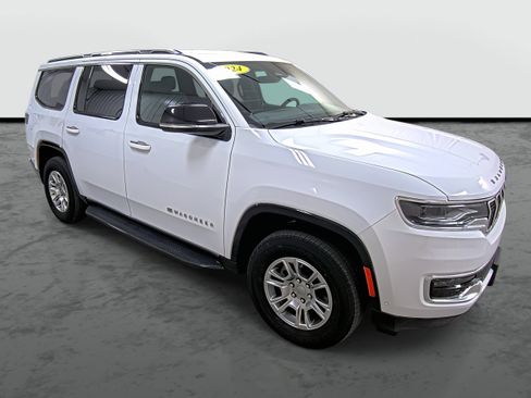 Used 2024 Jeep Wagoneer 4WD image 5