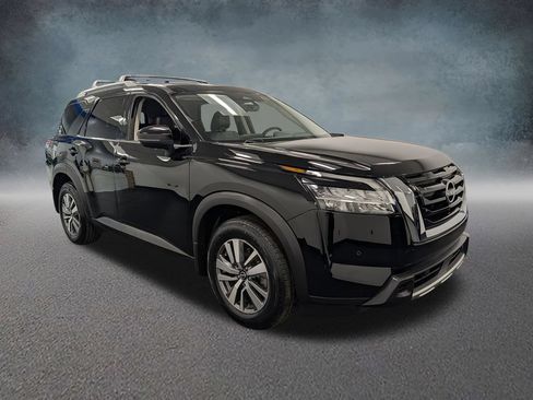 Used 2023 Nissan Pathfinder SL AWD/4WD image 3