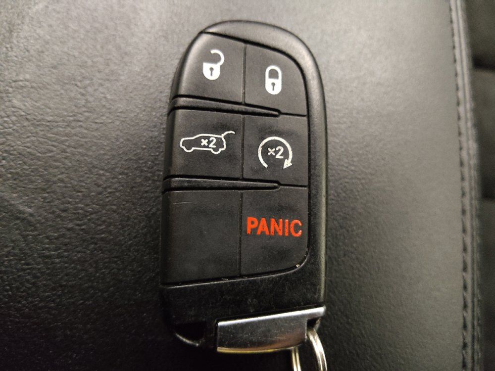 Used 2020 Jeep Grand Cherokee Altitude AWD/4WD image 32
