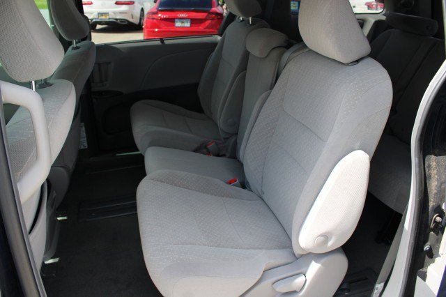 Used 2018 Toyota Sienna LE FWD image 20