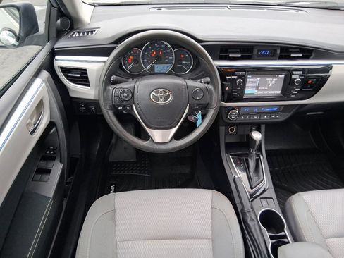 Used 2015 Toyota Corolla LE image 9