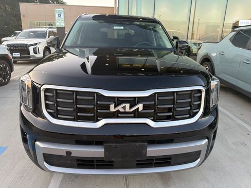 Used 2025 Kia Telluride S FWD image 2