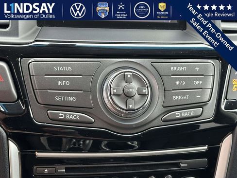 Used 2014 Nissan Pathfinder SV image 20