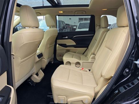 Used 2015 Toyota Highlander Limited Platinum image 48