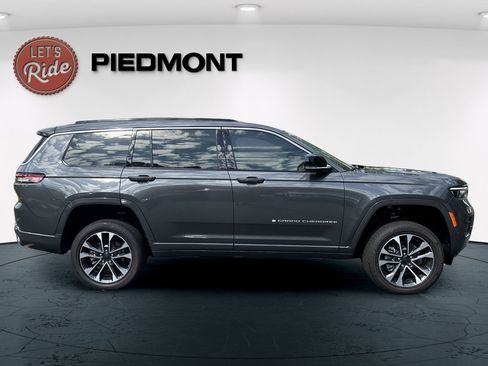 New 2025 Jeep Grand Cherokee L Overland w/ Trailer Tow Package AWD/4WD image 9