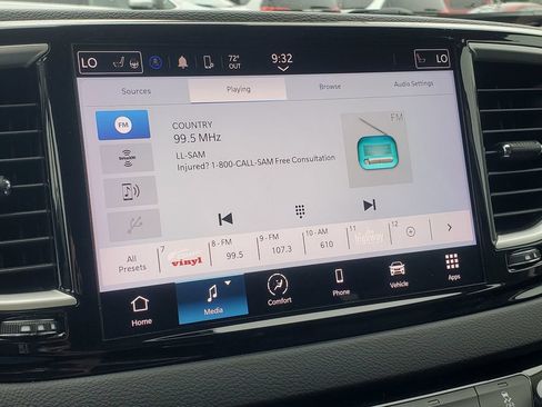 Used 2022 Chrysler Pacifica Touring-L FWD image 18