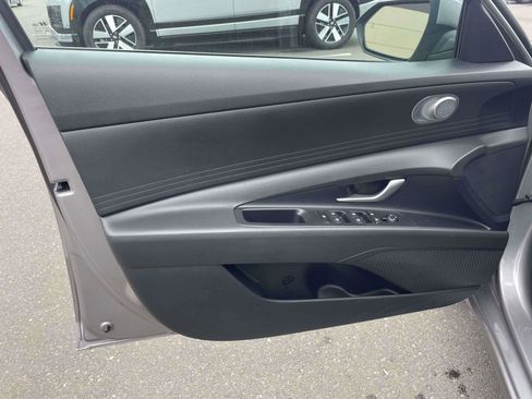 Used 2023 Hyundai Elantra SEL image 15